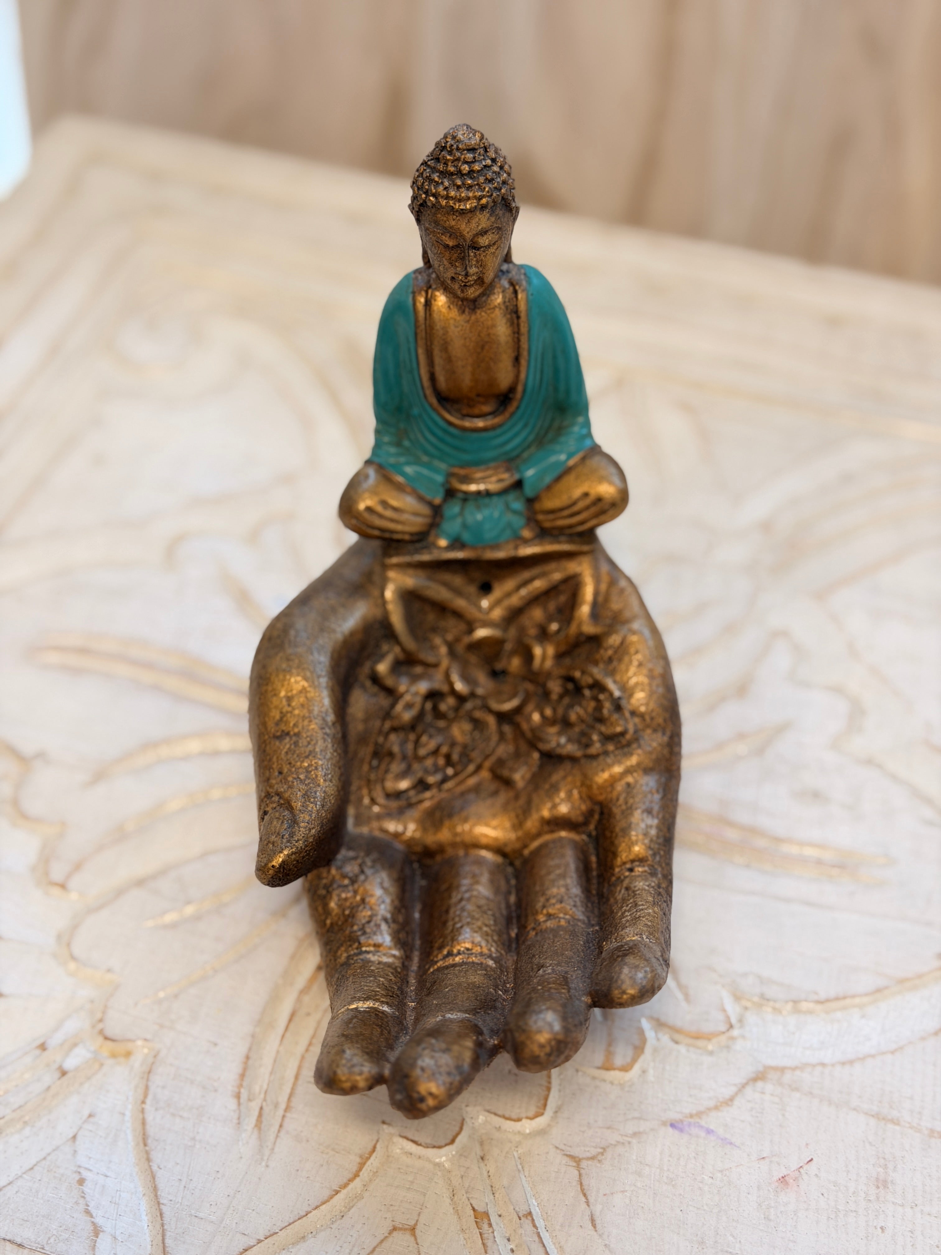 Stojan na vonné tyčinky – Budha na dlani