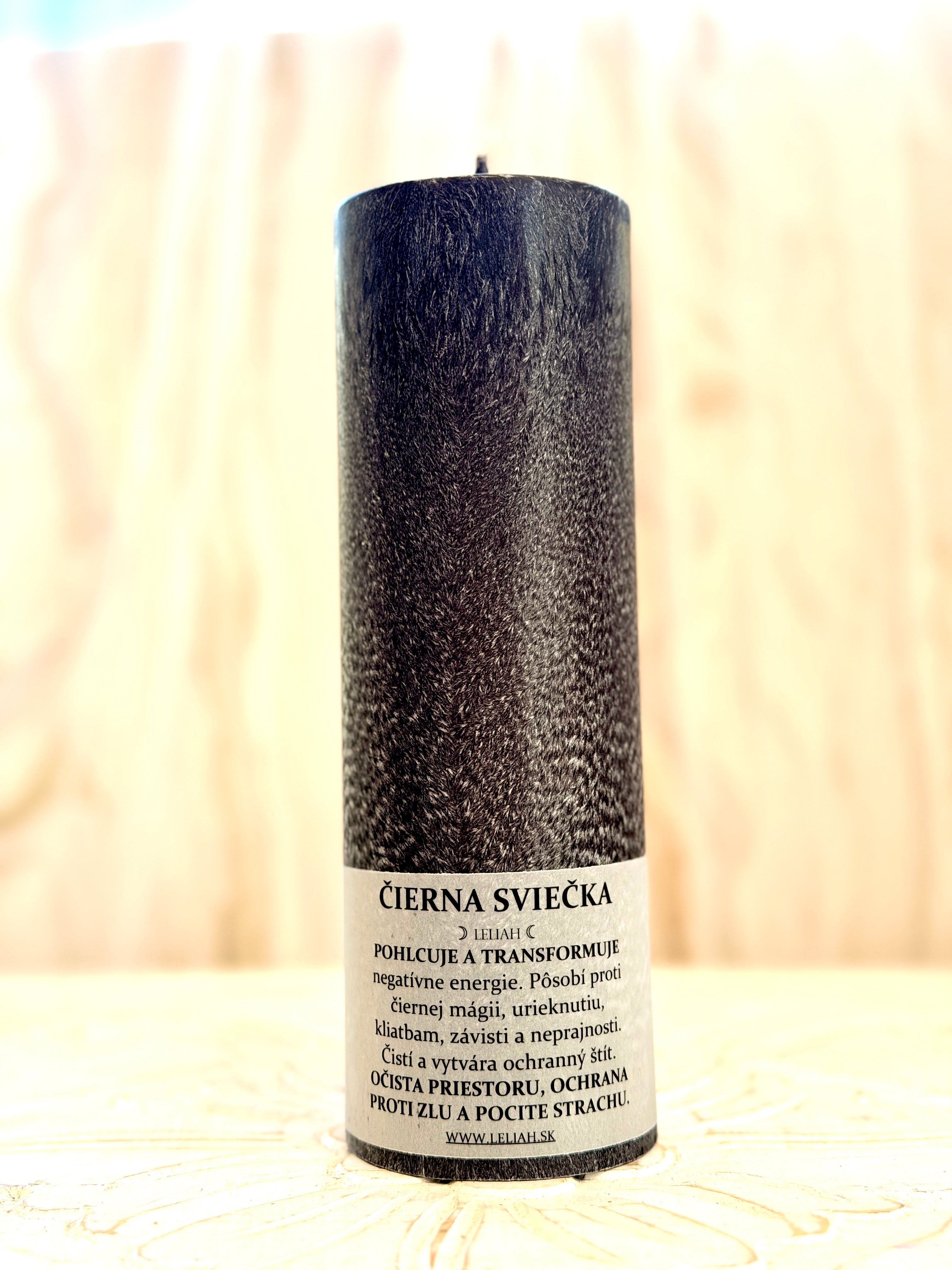 Čierna sviečka – ochrana proti zlu a transformácia energií | energetická sviečka LELIAH