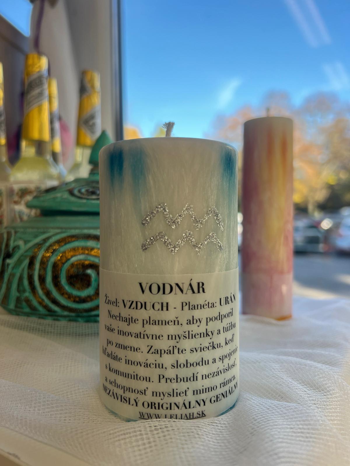 Astrologická sviečka pre Znamenie Vodnár – Vízia, sloboda, originalita – Leliah