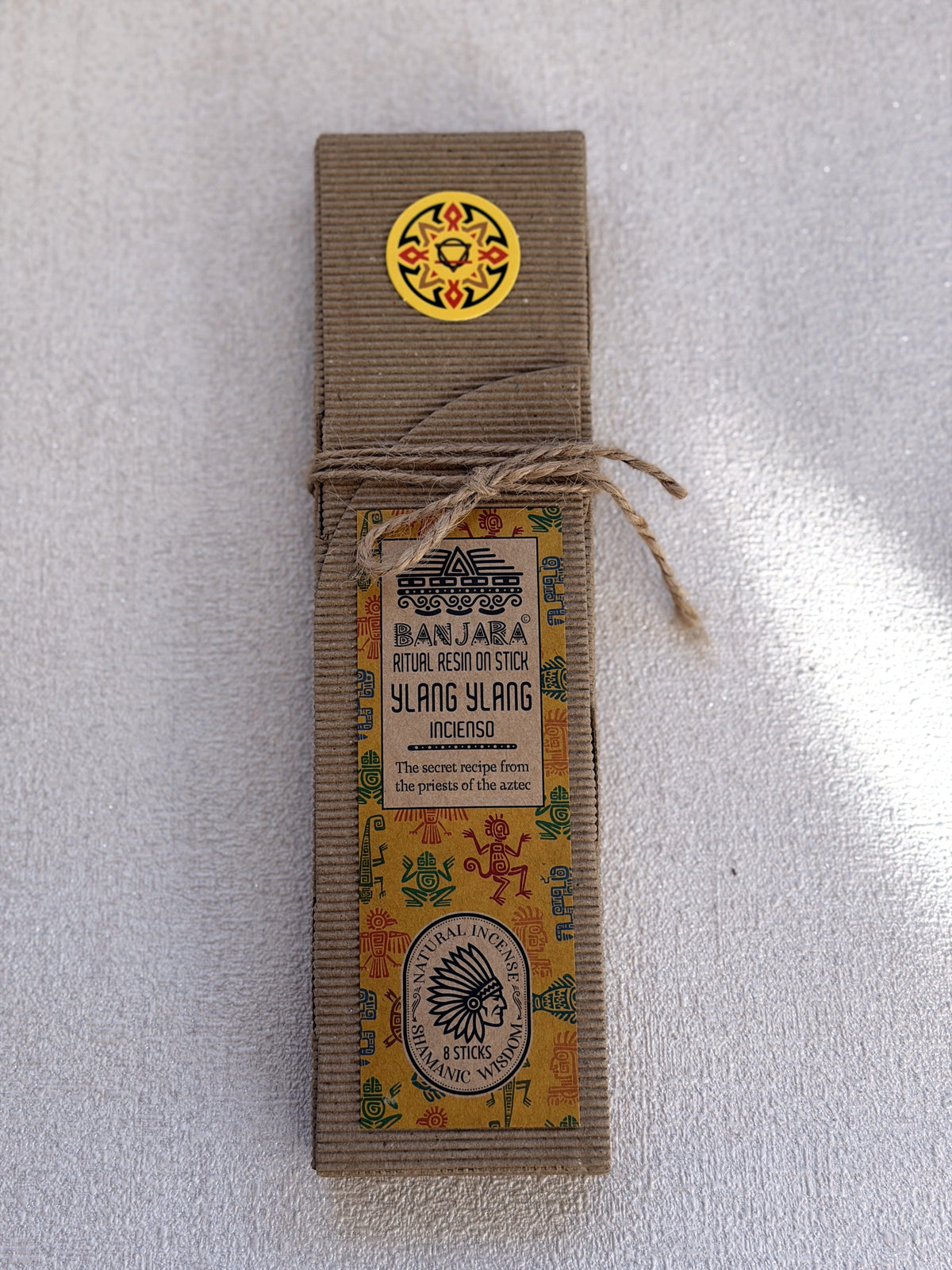 Banjara Ylang Ylang rituálne tyčinky so živicou v kartónovom balení