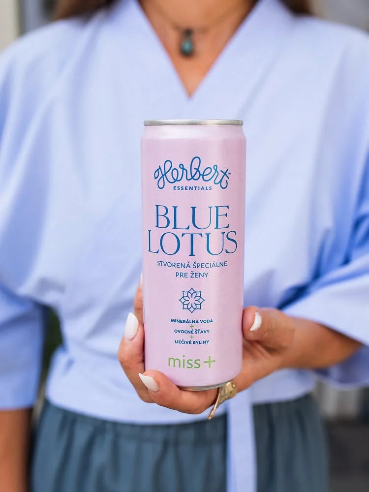 Blue Lotus, minerálna voda + ovocná šťava + liečivé byliny, 330 ml