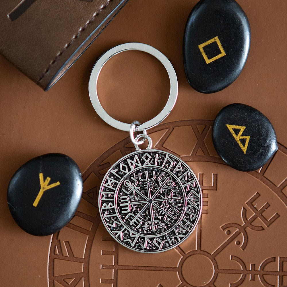 Vikingská kľúčenka Vegvisir – kompas cestovateľa