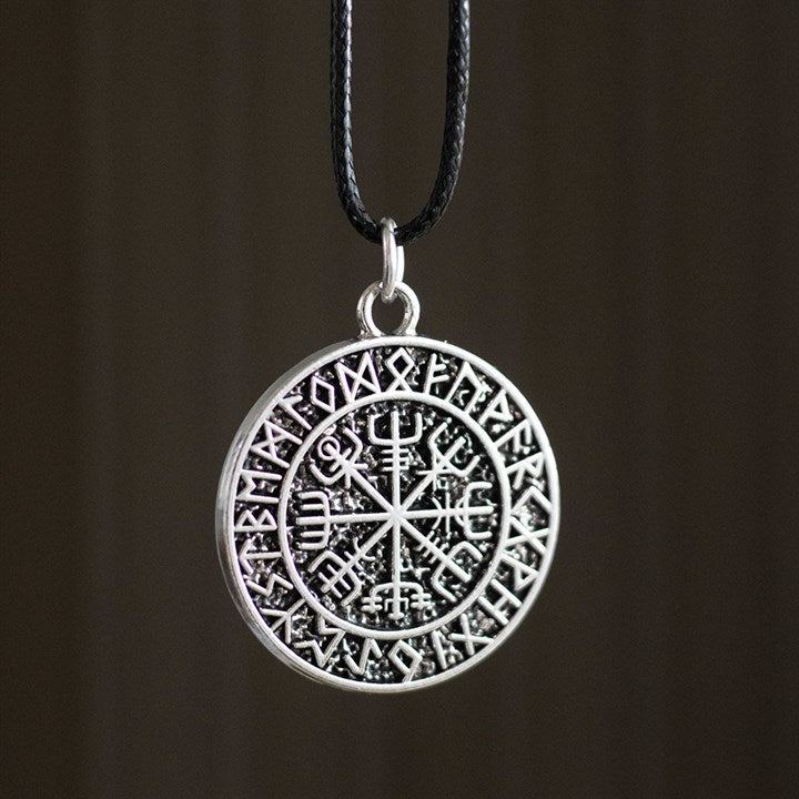 Runový Náhrdelník Viking – kompas Vegvisir na šnúrke