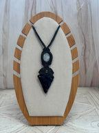 samansky ochranny nahrdelnik obsidian a mesacny kamen handmade Peru